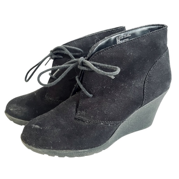 White Mountain Black Faux Suede Wedge Booties Size 9 - Picture 1 of 8
